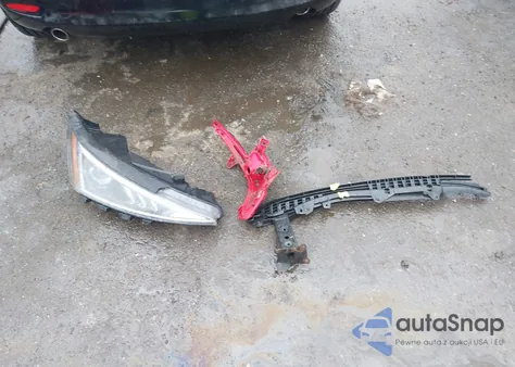 2020 Mazda Mazda3 Hatchback Preferred Package из США, поврежденный, VIN JM1BPBMM1L1155295